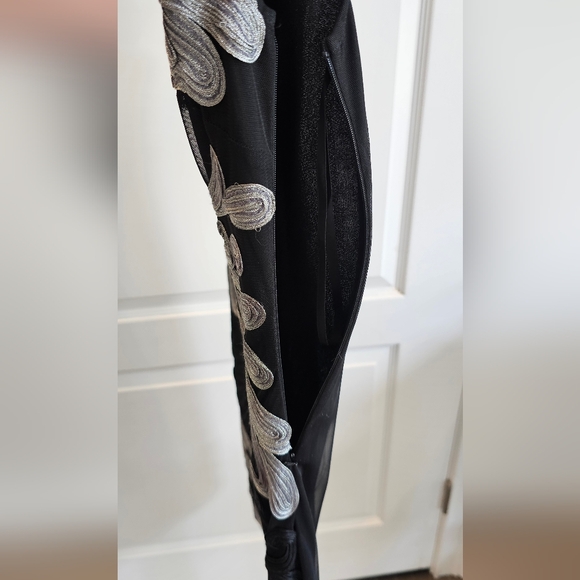 Lyman Par by Frank Lyman Cornelli Black and Silver Formal Dress 4 - Picture 5 of 11